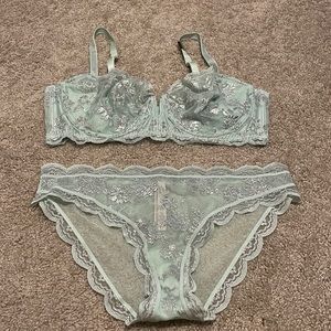 Victoria Secret bra and undie set